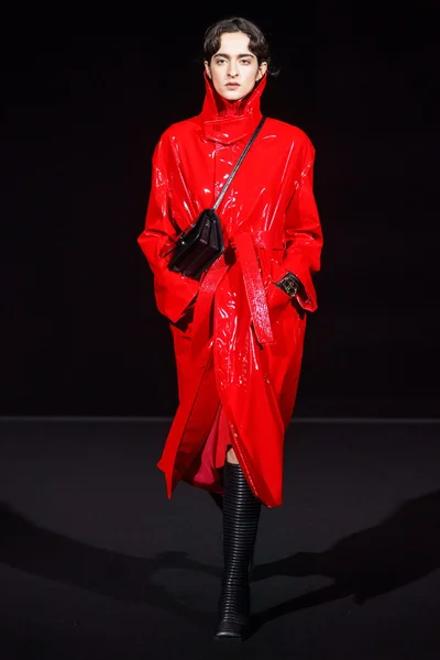 Look 13